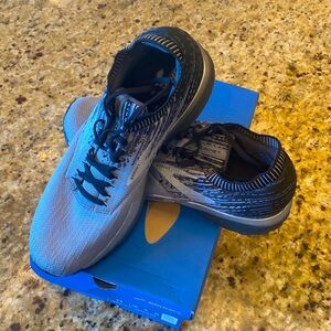 Brooks Men’s Ricochet Running Shoes. Size 11 in excellent condition.